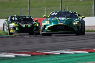 #21 - Will Orton / Jessica Hawkins - MK Racing - Aston Martin Vantage AMR GT4 Evo | SRO / JEP
