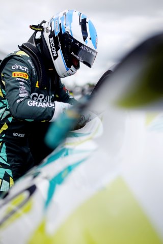 #27 - Darren Turner - Grange Racing with FSR - Aston Martin Vantage AMR GT4 Evo | SRO / JEP