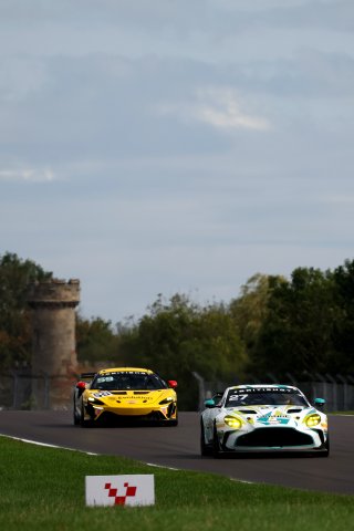 #27 - Daniel Lavery / Darren Turner - Grange Racing with FSR - Aston Martin Vantage AMR GT4 Evo | SRO / JEP