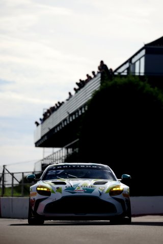 #27 - Daniel Lavery / Darren Turner - Grange Racing with FSR - Aston Martin Vantage AMR GT4 Evo | SRO / JEP