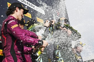 #40 - James Townsend / Joe Wheeler - Townsend Racing powered by Fox Motorsport - Aston Martin Vantage AMR GT4 Evo and #27 - Daniel Lavery / Darren Turner - Grange Racing with FSR - Aston Martin Vantage AMR GT4 Evo | SRO / JEP