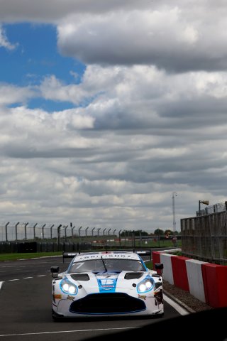 #7 - Andrew Howard / Ross Gunn - Beechdean Motorsport Ltd - Aston Martin Vantage AMR GT3 Evo | SRO / JEP