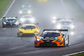 #77 - Morgan Tillbrook / Ben Barnicoat - Optimum Motorsport - McLaren 720S GT3 Evo | SRO / JEP