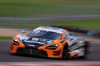 #77 - Morgan Tillbrook / Ben Barnicoat - Optimum Motorsport - McLaren 720S GT3 Evo | SRO / JEP