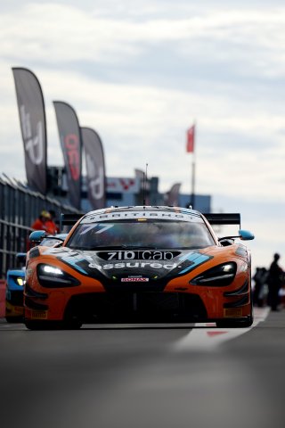 #77 - Morgan Tillbrook / Ben Barnicoat - Optimum Motorsport - McLaren 720S GT3 Evo | SRO / JEP