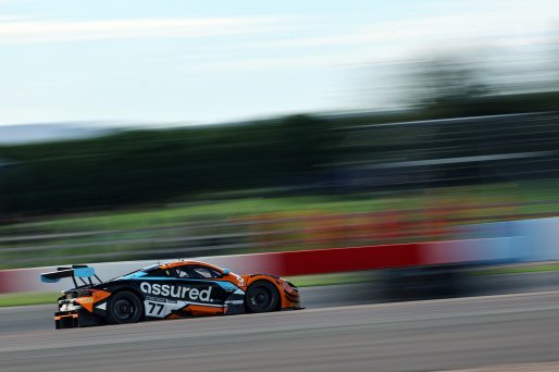 #77 - Morgan Tillbrook / Ben Barnicoat - Optimum Motorsport - McLaren 720S GT3 Evo | SRO / JEP