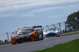 #77 - Morgan Tillbrook / Ben Barnicoat - Optimum Motorsport - McLaren 720S GT3 Evo | SRO / JEP
