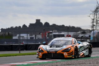 #77 - Morgan Tillbrook / Ben Barnicoat - Optimum Motorsport - McLaren 720S GT3 Evo | SRO / JEP