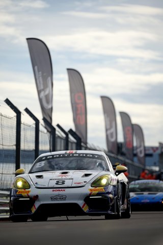 #8 - Ian Duggan / Tom Bradshaw - Toro Verde GT - Porsche 718 Cayman GT4 RS CS | SRO / JEP