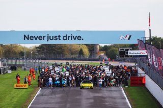 The grid before the start of the Race | SRO / JEP