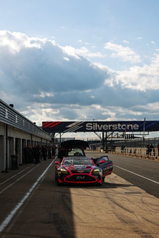 #40 - James Townsend / Joe Wheeler - Townsend Racing powered by Fox Motorsport - Aston Martin Vantage AMR GT4 Evo
 | SRO / JEP