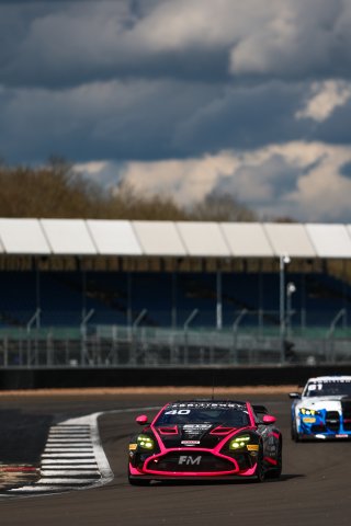 #40 - James Townsend / Joe Wheeler - Townsend Racing powered by Fox Motorsport - Aston Martin Vantage AMR GT4 Evo
 | SRO / JEP