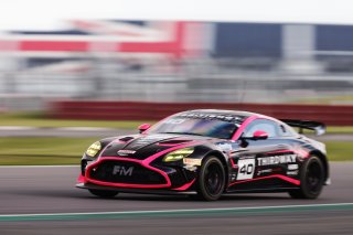 #40 - James Townsend / Joe Wheeler - Townsend Racing powered by Fox Motorsport - Aston Martin Vantage AMR GT4 Evo
 | SRO / JEP