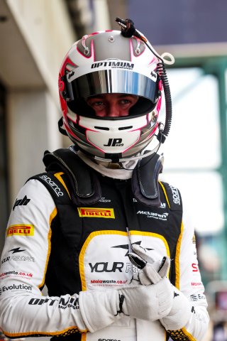 #59 - Luca Hopkinson - Optimum Motorsport - McLaren Artura GT4
 | SRO / JEP