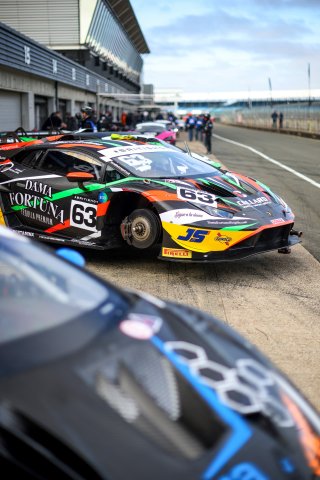#63 - Hugo Cook / Sandy Mitchell - Barwell Motorsport - Lamborghini Huracan GT3 Evo2
 | SRO / JEP