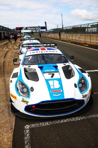 #7 - Andrew Howard / Ross Gunn - Beechdean Motorsport - Aston Martin Vantage AMR GT3 Evo
 | SRO / JEP