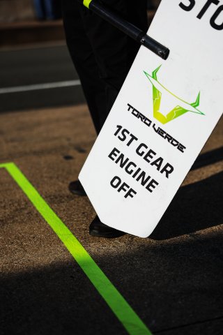 #8 - Ian Duggan / Tom Bradshaw - Toro Verde GT - Porsche 718 Cayman GT4 RS CS
 | SRO / JEP