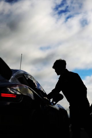 #8 - Ian Duggan / Tom Bradshaw - Toro Verde GT - Porsche 718 Cayman GT4 RS CS | SRO / JEP     