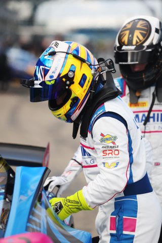 #84 - Blake Angliss - Mahiki Racing  - McLaren Artura GT4 | SRO / JEP 