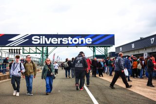 British GT pitwalk
 | SRO / JEP