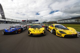 #67 - Simon Orange / Marcus Clutton - Orange Racing by JMH - McLaren 720S GT3 Evo, #59 - Luca Hopkinson / Josh Stanton - Optimum Motorsport - McLaren Artura GT4, #90 - Marc Warren / Jack Brown - Optimum Motorsport - McLaren 720S GT3 Evo
 | SRO / JEP