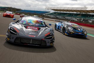 #69 - Steven Lake / Josh Rowledge - Mahiki Racing - McLaren 720S GT3 Evo, #78 - Jarrod Waberski - Barwell Motorsport - Lamborghini Huracan GT3 Evo2
 | SRO / JEP