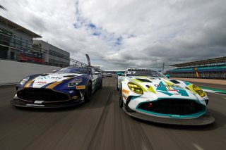#97 - John Hartshorne / Ronan Pearson / Jonny Adam - GBR Stratton Motorsport - Aston Martin Vantage AMR GT4 Evo and #27 - Daniel Lavery / Darren Turner - Grange Racing by FSR - Aston Martin Vantage AMR GT4 Evo
 | SRO / JEP