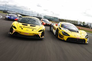 #59 - Luca Hopkinson / Josh Stanton - Optimum Motorsport - McLaren Artura GT4, #90 - Marc Warren / Jack Brown - Optimum Motorsport - McLaren 720S GT3 Evo
 | SRO / JEP