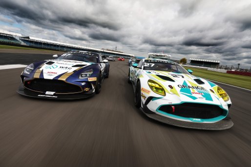#97 - John Hartshorne / Ronan Pearson / Jonny Adam - GBR Stratton Motorsport - Aston Martin Vantage AMR GT4 Evo, #27 - Daniel Lavery / Darren Turner - Grange Racing by FSR - Aston Martin Vantage AMR GT4 Evo
 | SRO / JEP