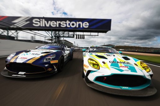 #97 - John Hartshorne / Ronan Pearson / Jonny Adam - GBR Stratton Motorsport - Aston Martin Vantage AMR GT4 Evo, #27 - Daniel Lavery / Darren Turner - Grange Racing by FSR - Aston Martin Vantage AMR GT4 Evo
 | SRO / JEP